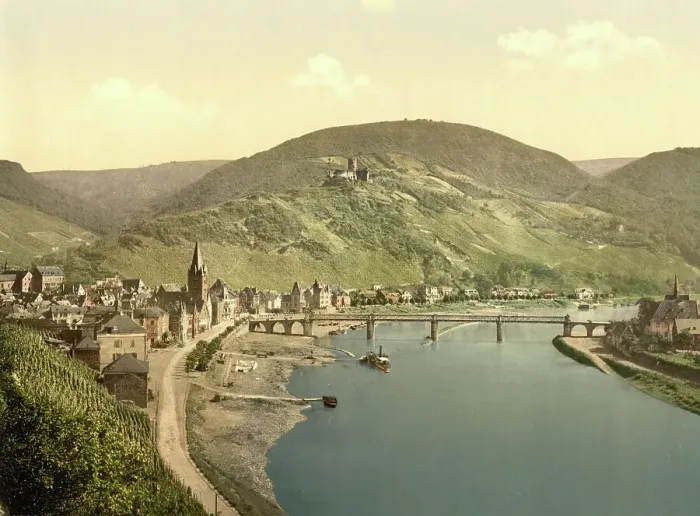 Framed Print : Bernkastel-Kues an der Moselle, Rhineland-Palatinate, Germany, Historic, Photochrome print from the 1890s Framed Print : Bernkastel-Kues an der Moselle, Rhineland-Palatinate, Germany, Historic, Photochrome print from the 1890s