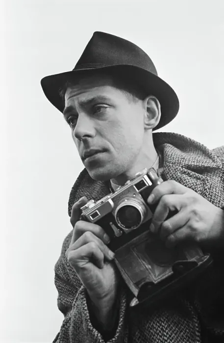 Framed Print : Bert Hardy Framed Print : Bert Hardy