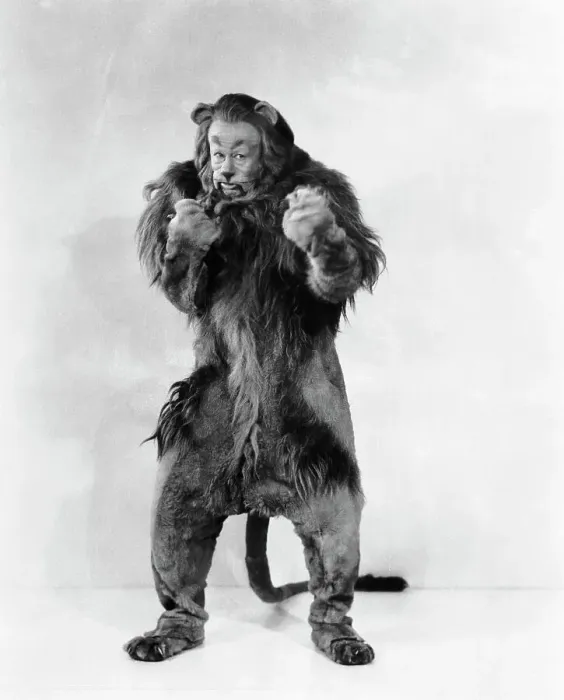 Framed Print : Bert Lahr as The Cowardly Lion