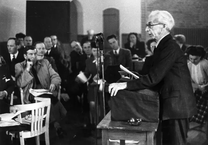 Framed Print : Bertrand Russell Framed Print : Bertrand Russell