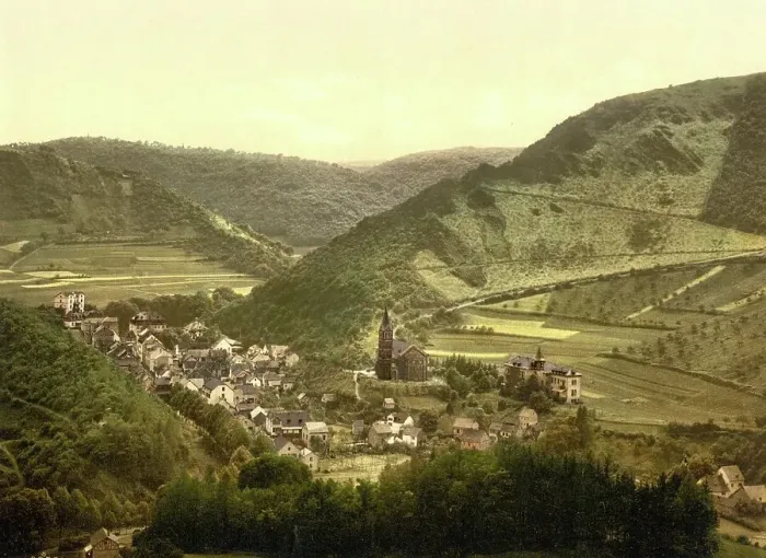Framed Print : Bertrich in Rhineland-Palatinate, Germany, Historic, Photochrome print from the 1890s Framed Print : Bertrich in Rhineland-Palatinate, Germany, Historic, Photochrome print from the 1890s