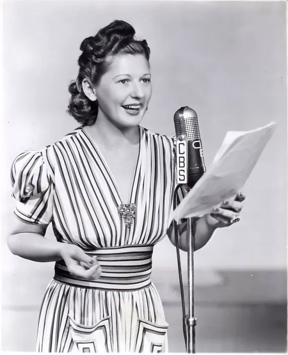 Framed Print : Bess Johnsonin Front Of Microphone Framed Print : Bess Johnsonin Front Of Microphone