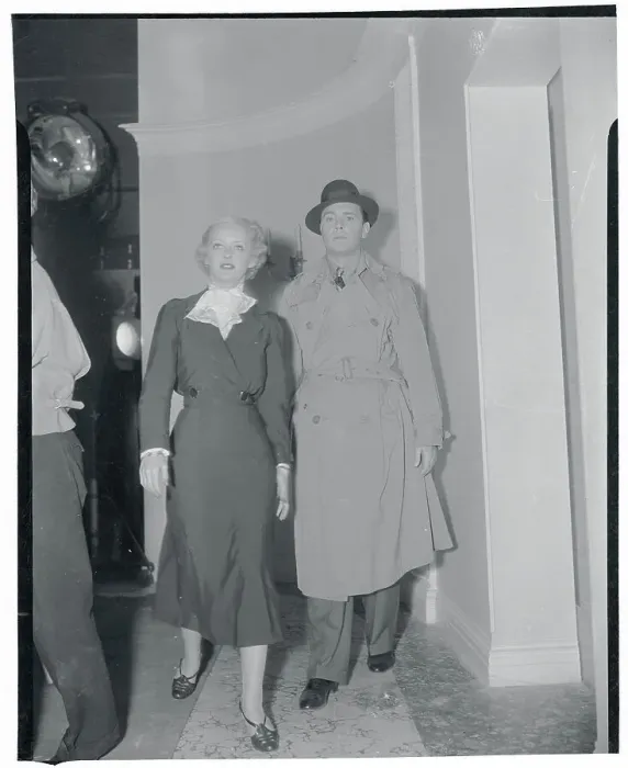 Framed Print : Bette Davis and George Brent Framed Print : Bette Davis and George Brent