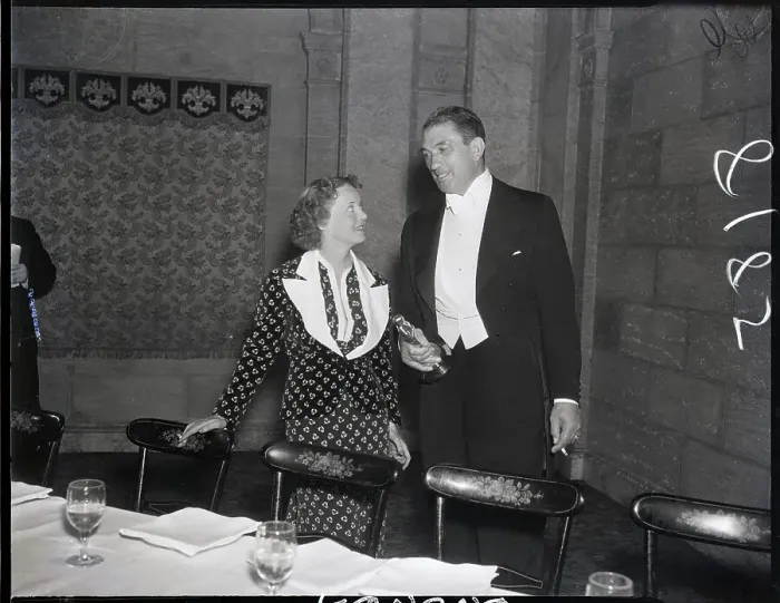 Framed Print : Bette Davis And Vic Mclaglen Standing