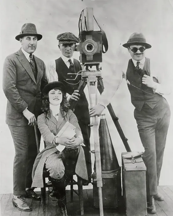 Framed Print : Betty Compson and Frank O'Neale Shooting Film Framed Print : Betty Compson and Frank O'Neale Shooting Film
