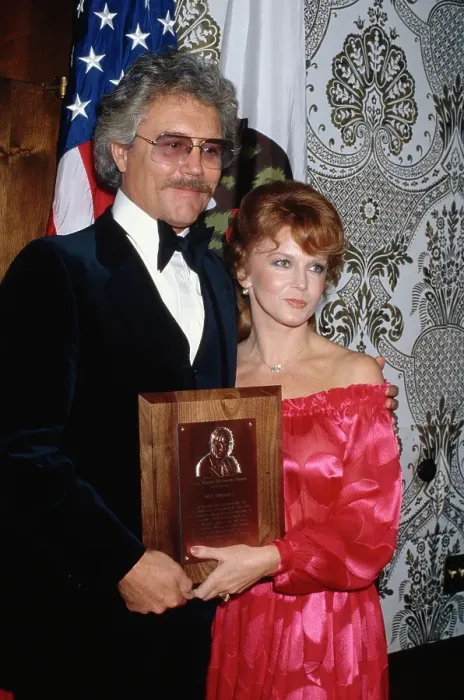Framed Print : Beverly Hills Chambers Of Commerce Honours Ann-Margret Framed Print : Beverly Hills Chambers Of Commerce Honours Ann-Margret