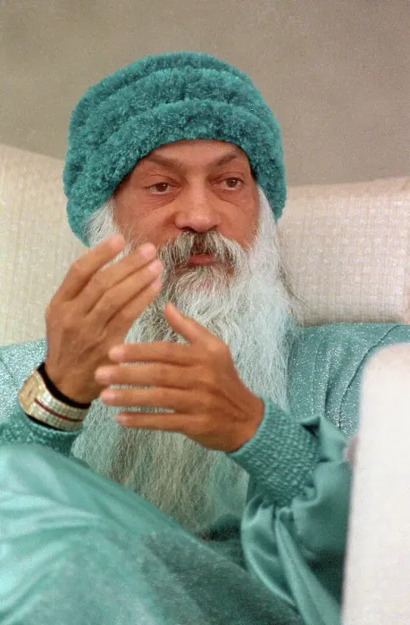 Framed Print : Bhagwan Shree Rajneesh at Press Conference Framed Print : Bhagwan Shree Rajneesh at Press Conference