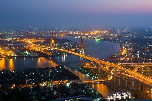 Bhumibol bridge across Chao Phraya River