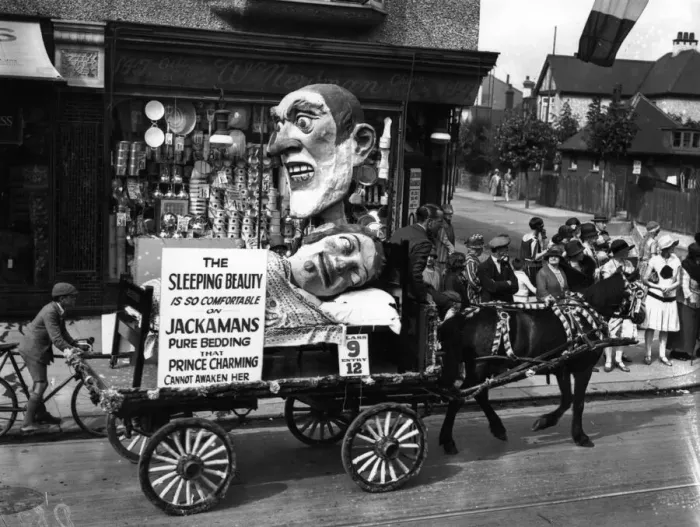 Framed Print : Big Heads. 1927: Giant models in a procession at Southend Carnival advertising Framed Print : Big Heads. 1927: Giant models in a procession at Southend Carnival advertising