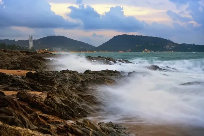 Framed Print : Big wave at Kalim beach, Phuket Framed Print : Big wave at Kalim beach, Phuket