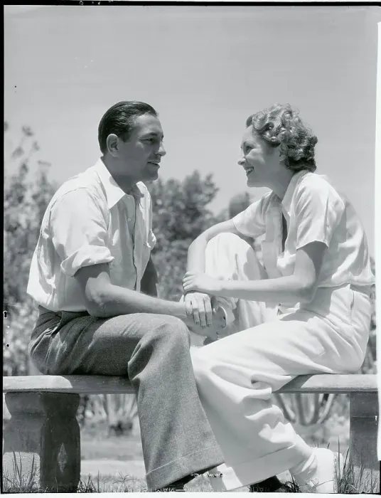 Framed Print : Billie Dove Sitting with Robert Kenaston Framed Print : Billie Dove Sitting with Robert Kenaston