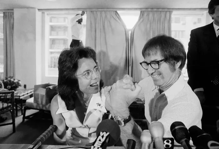 Framed Print : Billie Jean King and Bobby Riggs Arm Wrestling