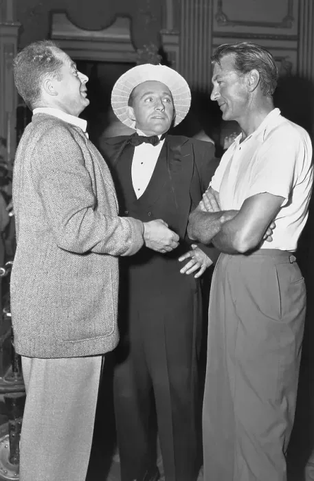 Framed Print : Billy Wilder, Bing Crosby and Gary Cooper Framed Print : Billy Wilder, Bing Crosby and Gary Cooper