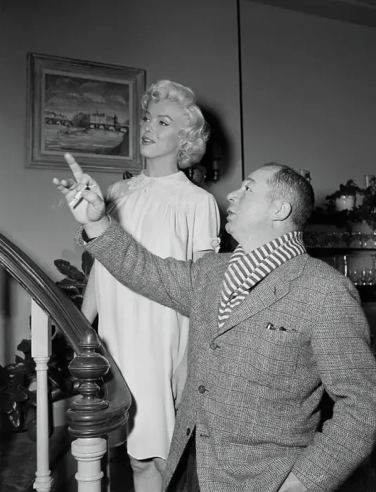 Framed Print : Billy Wilder Directing Marilyn Monroe on Film Set Framed Print : Billy Wilder Directing Marilyn Monroe on Film Set