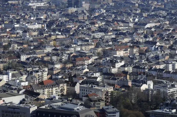 Framed Print : Birds eye view, aerial view, houses, Frankfurt am Main, Hesse, Germany, Europe Framed Print : Birds eye view, aerial view, houses, Frankfurt am Main, Hesse, Germany, Europe