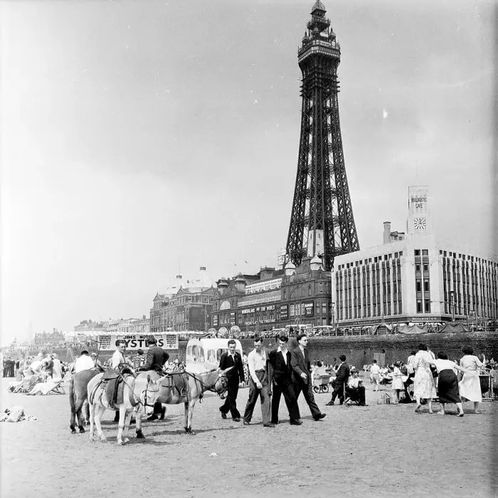 Framed Print : Blackpool Beach Framed Print : Blackpool Beach