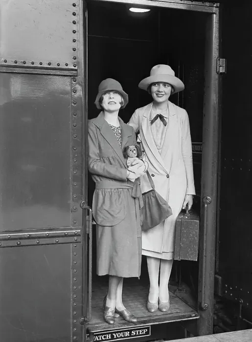 Framed Print : Blanche Sweet Posing with Lois Wilson Framed Print : Blanche Sweet Posing with Lois Wilson
