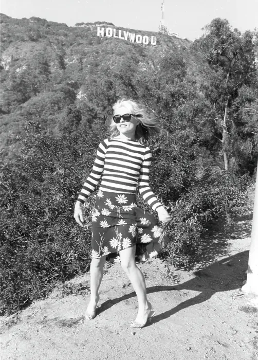 Framed Print : Blondie Portrait Session At The Hollywood Sign Framed Print : Blondie Portrait Session At The Hollywood Sign