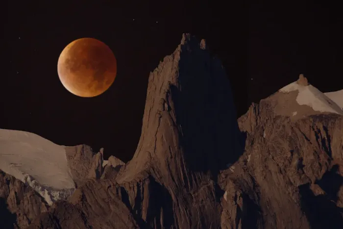 Framed Print : Blood moon over Bear Island Framed Print : Blood moon over Bear Island