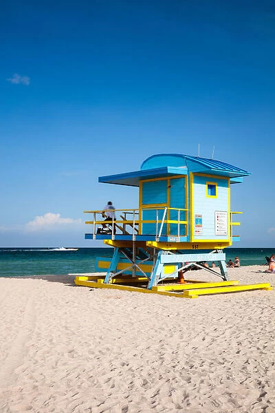 Blue lifeguard cabin on South beach, Miami, USA