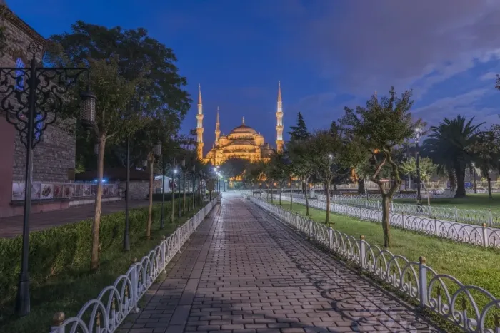 Framed Print : The Blue Mosque in Istanbul, Turkey Framed Print : The Blue Mosque in Istanbul, Turkey