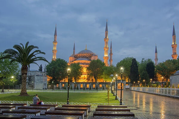 The Blue Mosque at night, The Sultan Ahmed Mosque, Istambul, Marmara, Turkey