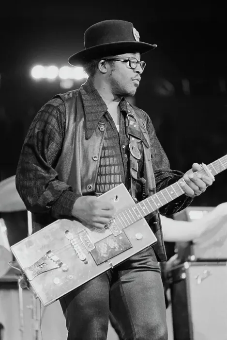 Framed Print : Bo Diddley Framed Print : Bo Diddley