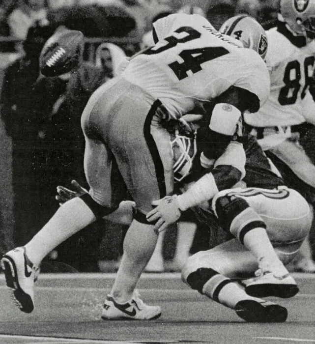 Framed Print : Bo Jackson Carrying Ball for Yardage Framed Print : Bo Jackson Carrying Ball for Yardage