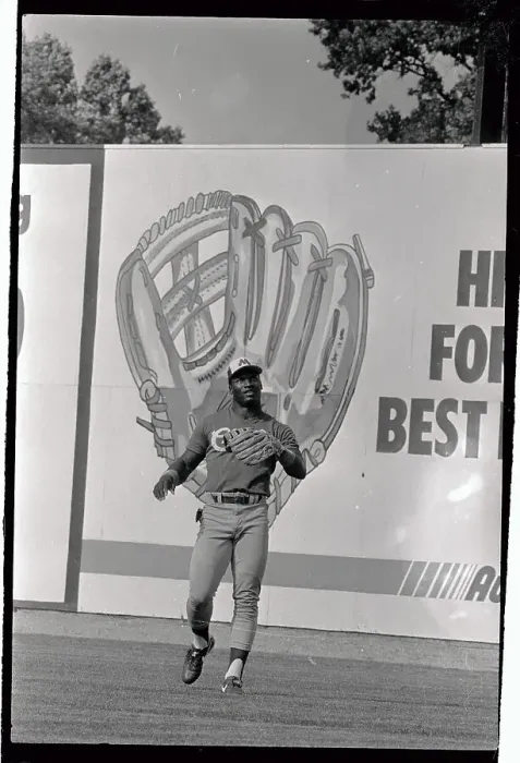 Framed Print : Bo Jackson Fielding in Baseball Game Framed Print : Bo Jackson Fielding in Baseball Game