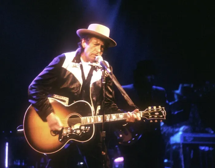 Framed Print : Bob Dylan In 1992 Framed Print : Bob Dylan In 1992