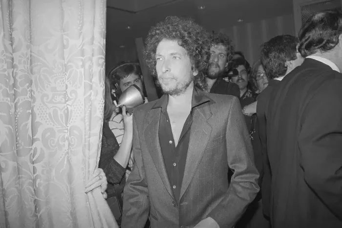 Framed Print : Bob Dylan. (Original Caption). New York. Bob Dylan Framed Print : Bob Dylan. (Original Caption). New York. Bob Dylan
