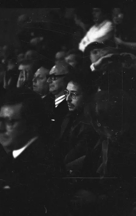 Framed Print : Bob Dylan At A Show Framed Print : Bob Dylan At A Show