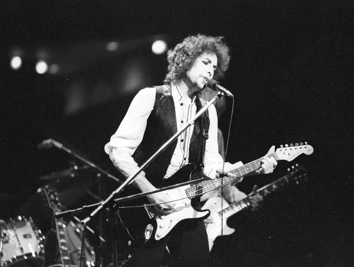 Framed Print : Bob Dylan Performs In Atlanta Framed Print : Bob Dylan Performs In Atlanta