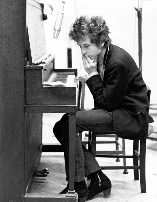 Framed Print : Bob Dylan Records Highway 61 Revisited Framed Print : Bob Dylan Records Highway 61 Revisited