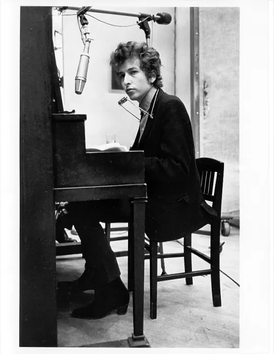 Framed Print : Bob Dylan Records Highway 61 Revisited Framed Print : Bob Dylan Records Highway 61 Revisited