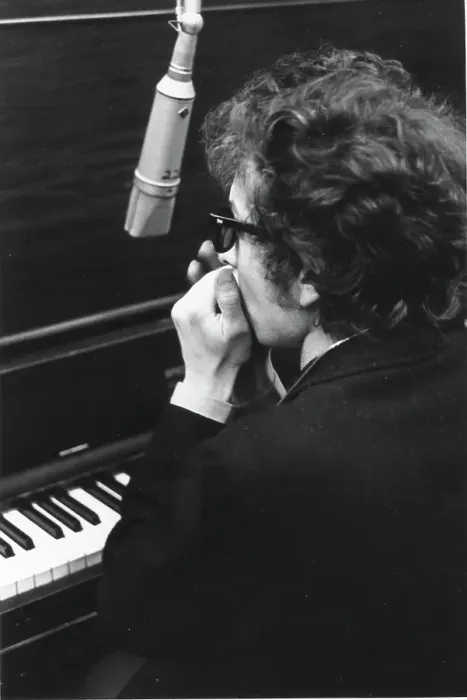 Framed Print : Bob Dylan Records Highway 61 Revisited Framed Print : Bob Dylan Records Highway 61 Revisited