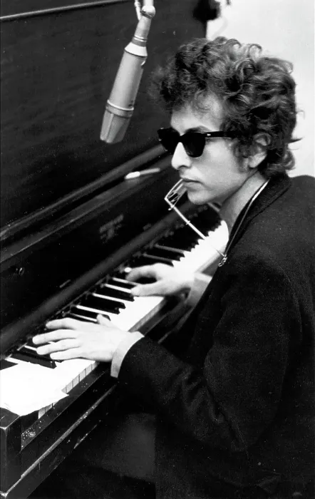 Framed Print : Bob Dylan Records Highway 61 Revisited Framed Print : Bob Dylan Records Highway 61 Revisited