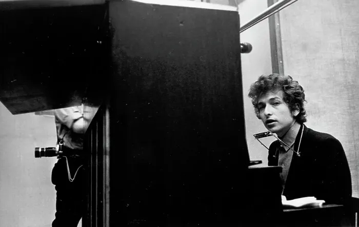 Framed Print : Bob Dylan Records Highway 61 Revisited Framed Print : Bob Dylan Records Highway 61 Revisited