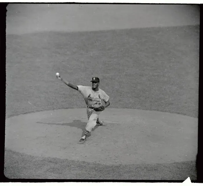 Framed Print : Bob Gibson in Catching Position
