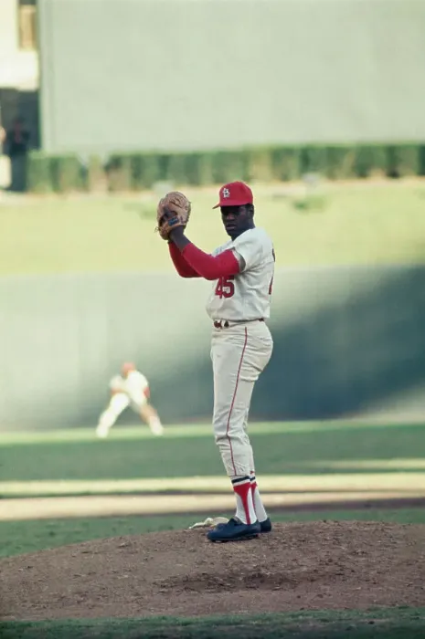 Framed Print : Bob Gibson Pitching Ball Framed Print : Bob Gibson Pitching Ball