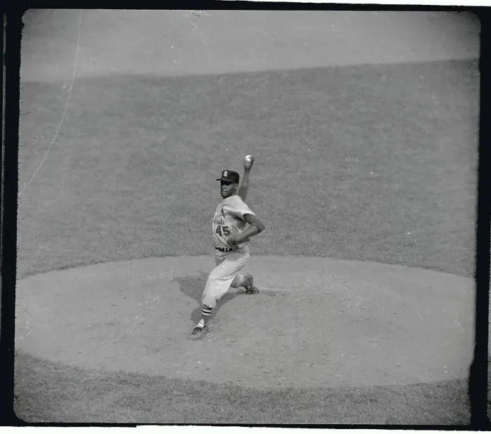 Framed Print : Bob Gibson in Position Framed Print : Bob Gibson in Position