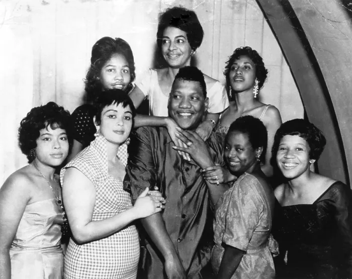 Framed Print : Bobby Bland With Female Fans Framed Print : Bobby Bland With Female Fans