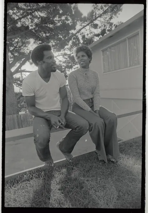 Framed Print : Bobby Bonds and Wife Pat in Their Yard Framed Print : Bobby Bonds and Wife Pat in Their Yard