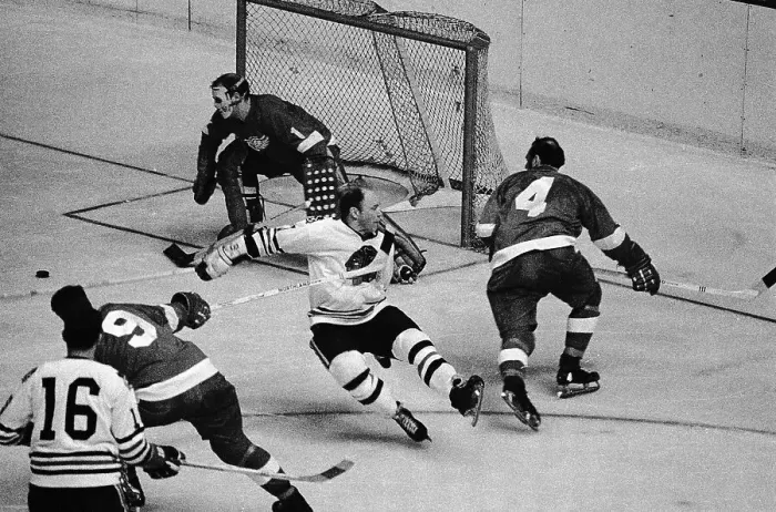 Framed Print : Bobby Hull Falling in Front of Goal Framed Print : Bobby Hull Falling in Front of Goal