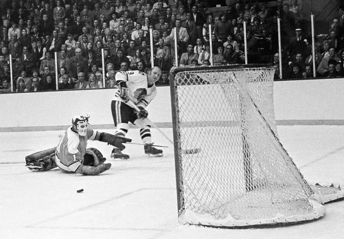 Framed Print : Bobby Hull Scoring at Open Goal Framed Print : Bobby Hull Scoring at Open Goal