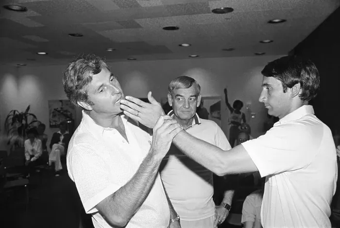 Framed Print : Bobby Knight Demonstrating Dispute Coach Framed Print : Bobby Knight Demonstrating Dispute Coach