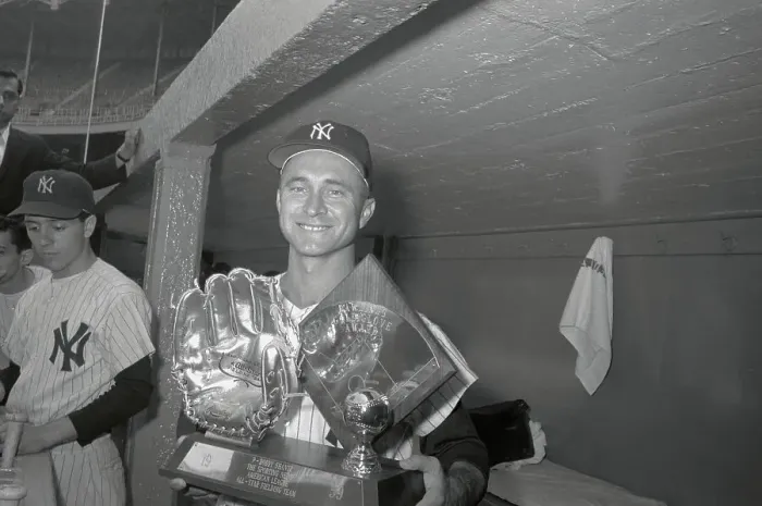 Framed Print : Bobby Shantz Winning Gold Glove Framed Print : Bobby Shantz Winning Gold Glove