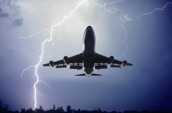 Framed Print : Boeing 747-200 Landing Framed Print : Boeing 747-200 Landing