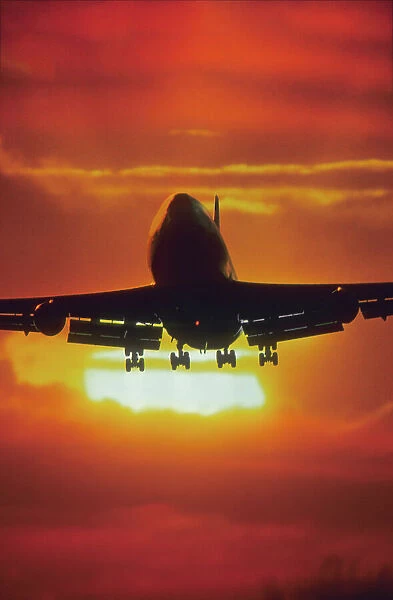 Boeing 747-200 Landing