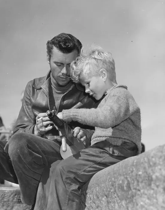 Framed Print : Bogarde's Sidekick Framed Print : Bogarde's Sidekick